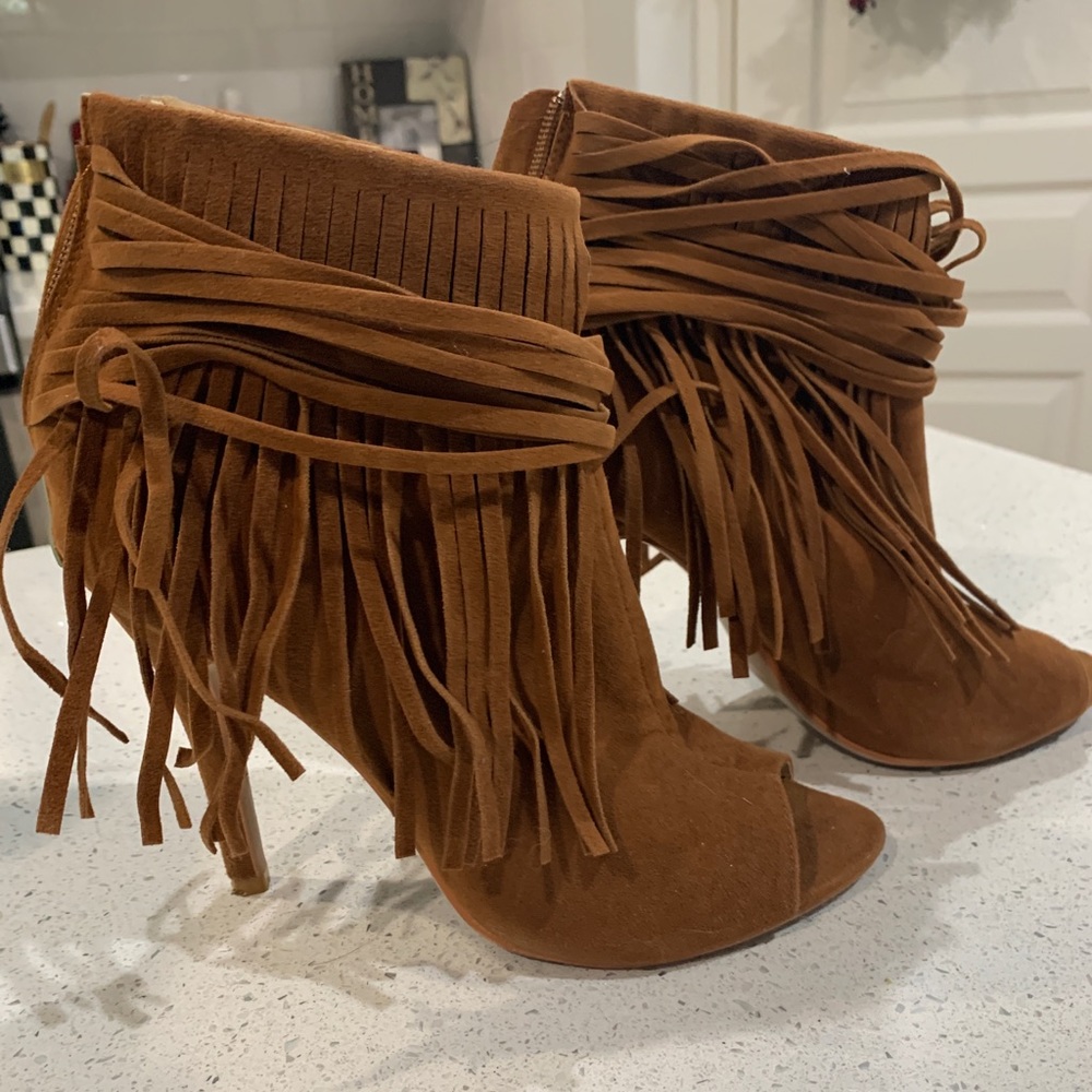 Brown suede fringe heels sz 7